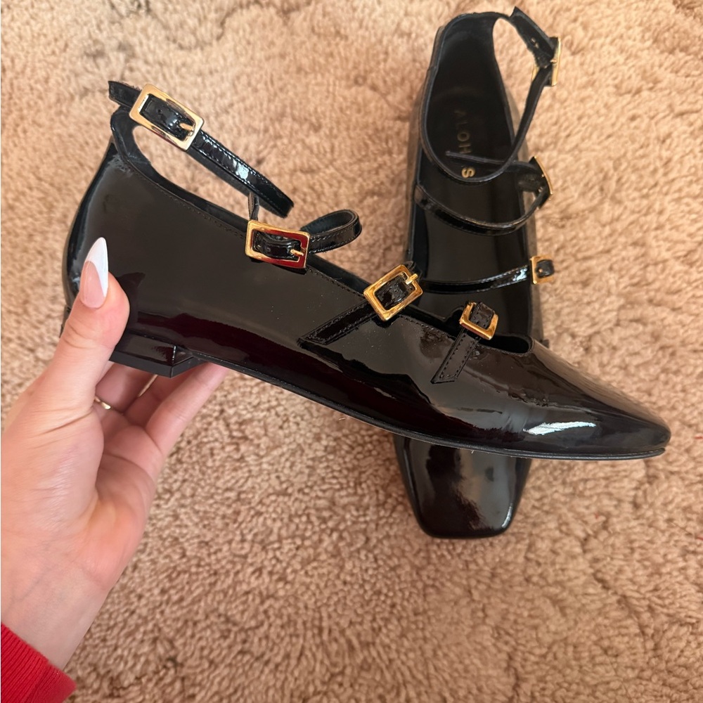 ALOHAS Black Patent Leather Flats with Gold Buckles